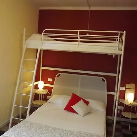 Il Tempo Del Vento In Front Of The Castle Bed and breakfast Tresana